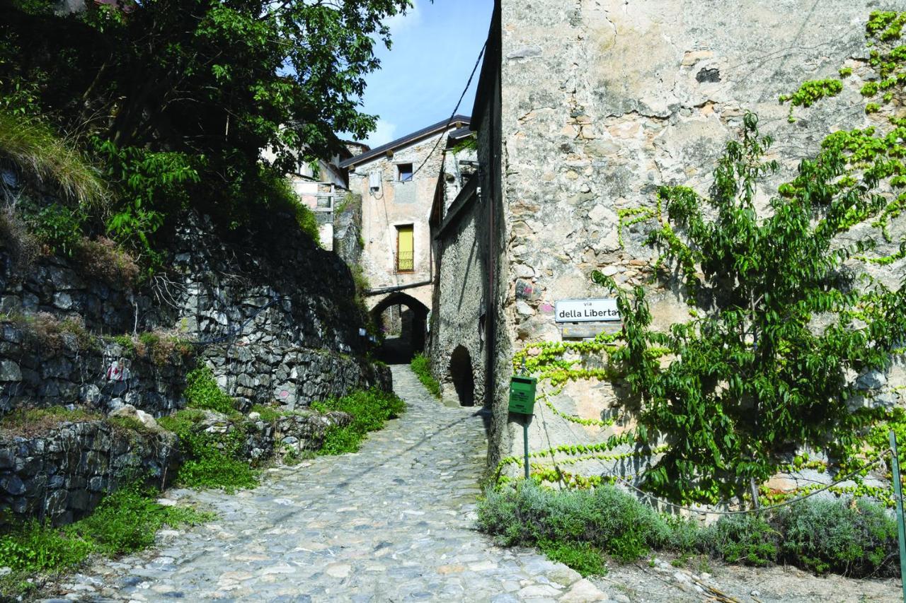 Agriturismo Nonnamelia Nasino Exteriér fotografie