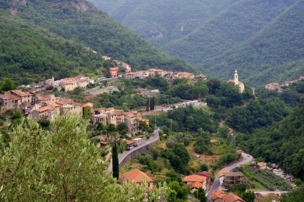 Agriturismo Nonnamelia Nasino Exteriér fotografie